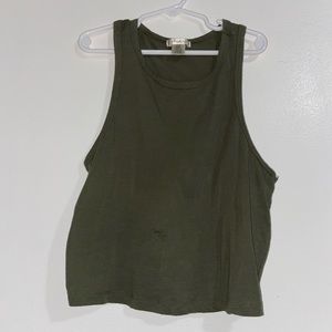 Mucscle tee crop top